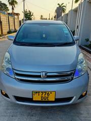 Toyota ISIS 2006 Silver for sale