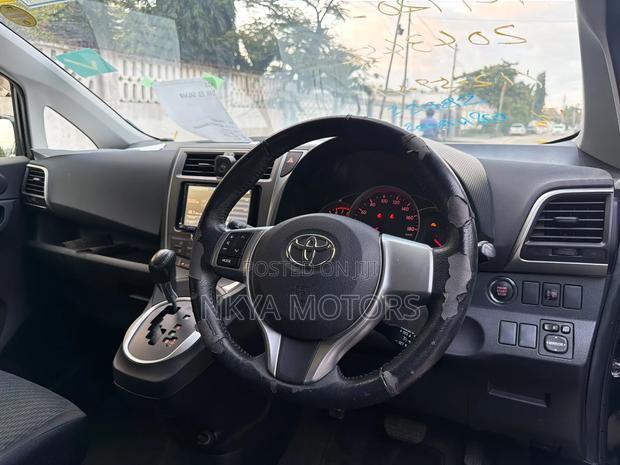 Toyota Ractis 2012 Black