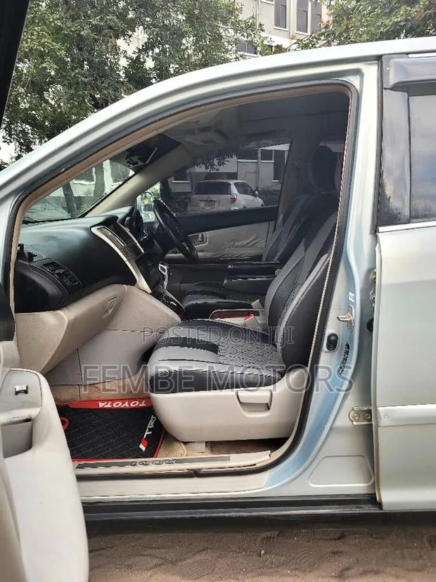 Toyota Harrier 2005 Blue