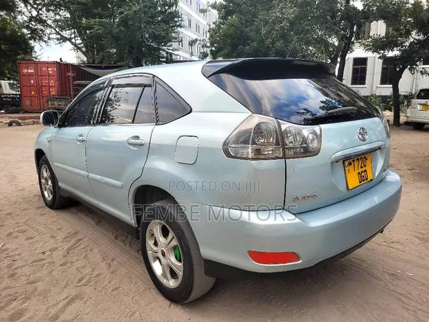 Toyota Harrier 2005 Blue