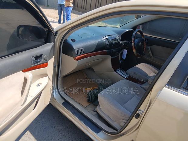 Toyota Premio 2004 Gold