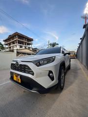 Toyota RAV4 Hybrid 2021 White for sale