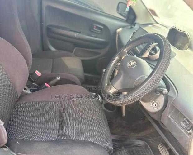 Toyota IST 2003 Black