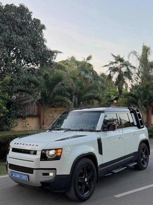 Land Rover Defender 2021 White