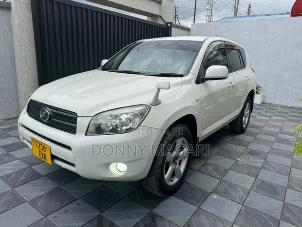 Toyota RAV4 2008 White
