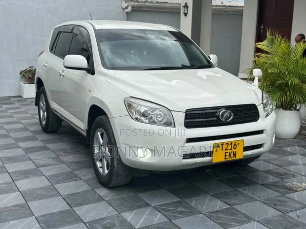 Toyota RAV4 2008 White