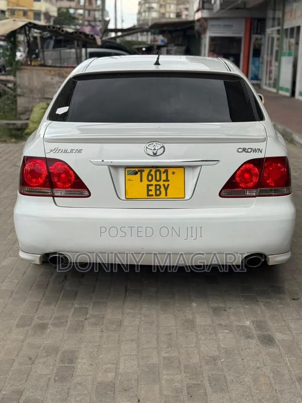 Toyota Crown 2007 White