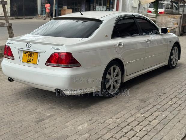 Toyota Crown 2007 White