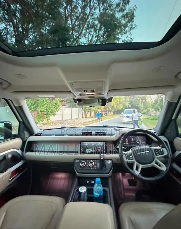 Land Rover Defender 2021 White