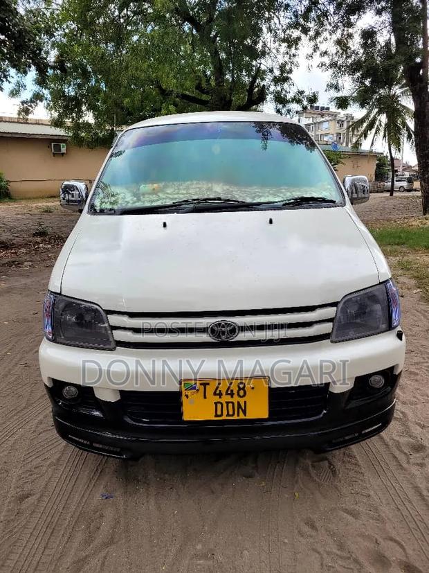 Toyota Noah 2003 White