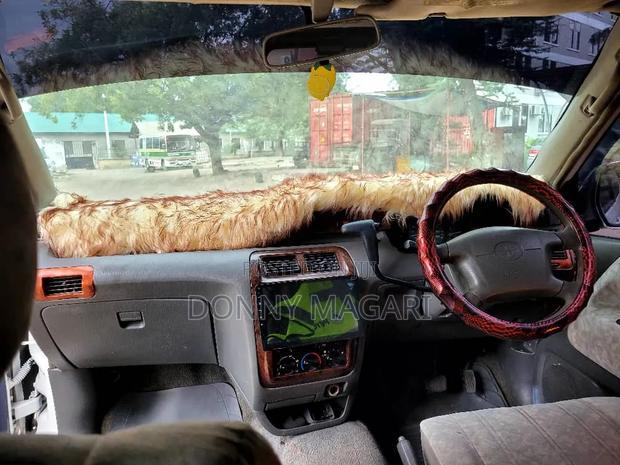 Toyota Noah 2003 White