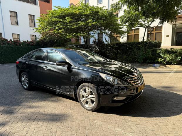 Hyundai Sonata GLS PZEV 2012 Black