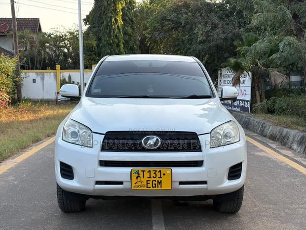 Toyota RAV4 2008 White