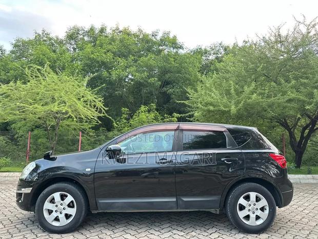 Nissan Dualis 2010 Black