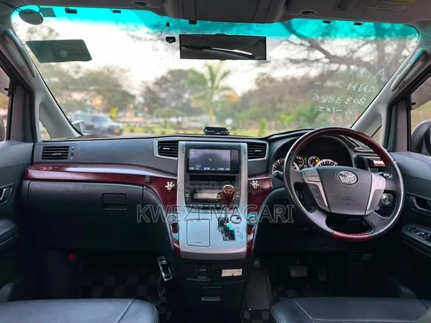 Toyota Alphard 2009 White
