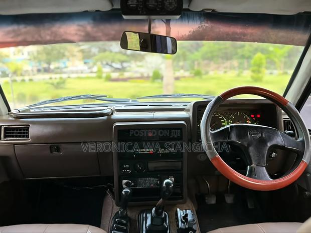 Nissan Patrol 1992 Brown