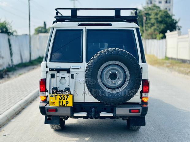 Toyota Land Cruiser 79 Series 2016 White