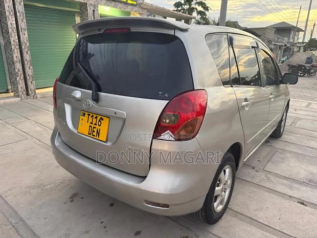 Toyota Corolla Spacio 2002 Gold