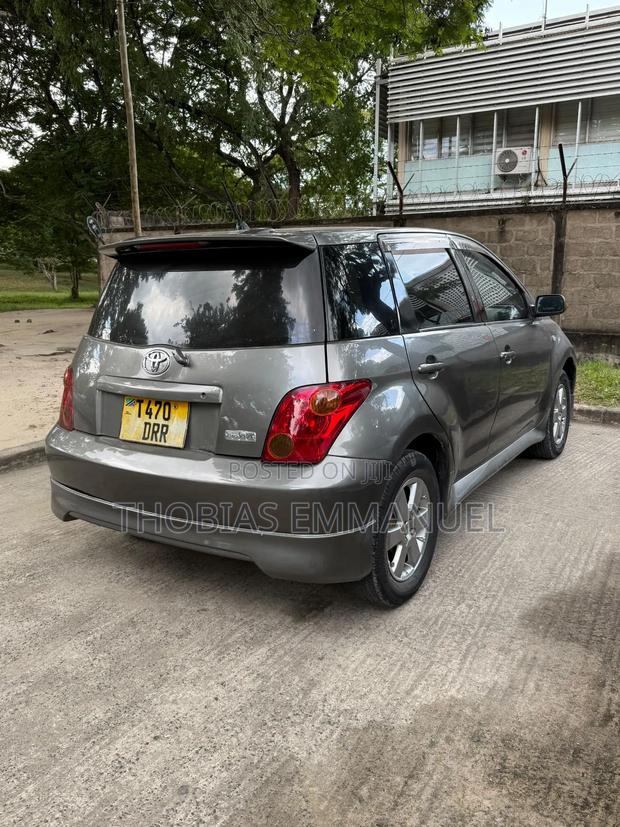 Toyota IST 2004 Gray