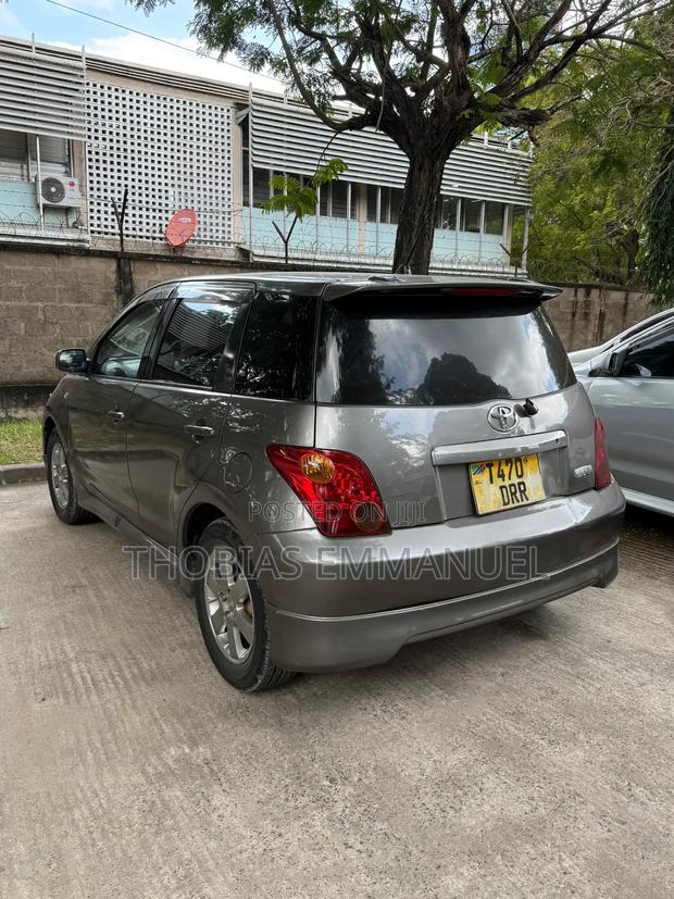 Toyota IST 2004 Gray