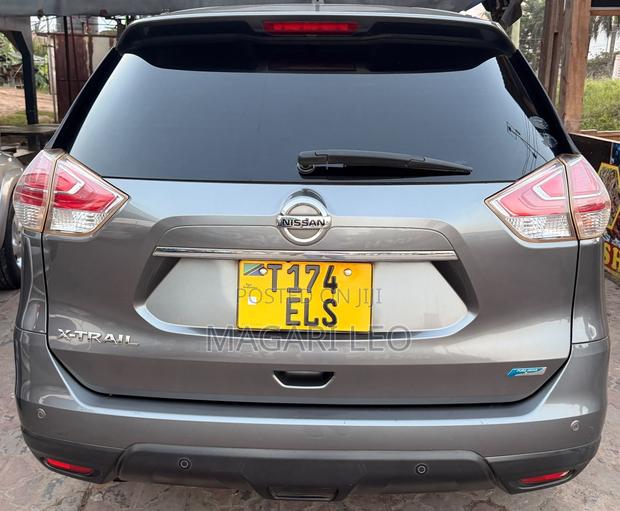 Nissan X-Trail 1.6 Diesel FWD 2014 Gray