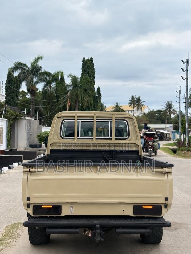 Toyota Land Cruiser 79 Series 2015 Beige