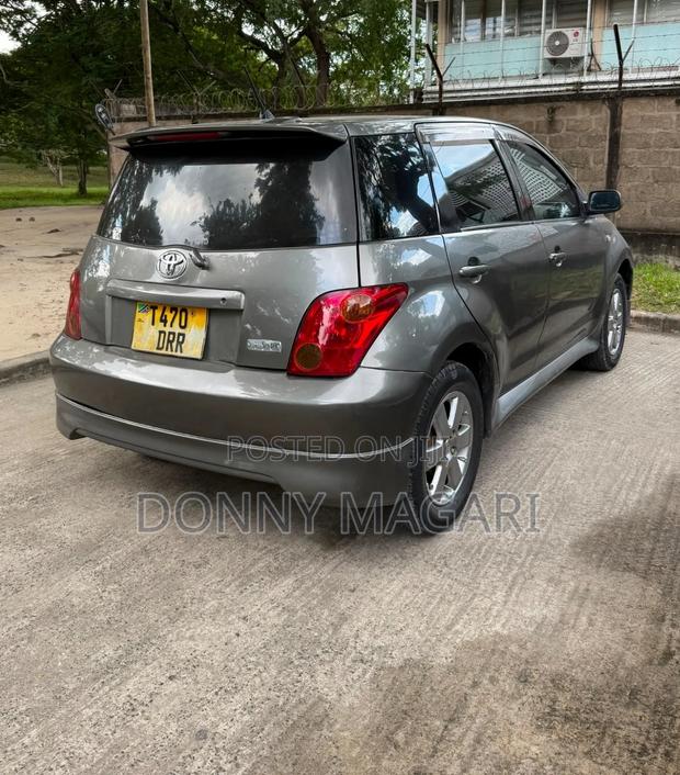 Toyota IST 2004 Gray