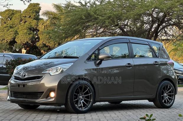 Toyota Ractis 1.5 FWD 2015 Brown