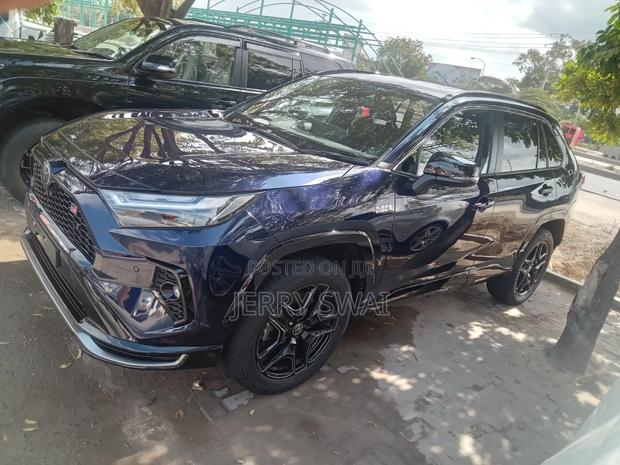 Toyota RAV4 Hybrid 2024 Blue