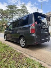 Toyota Noah 2.0 143hp AWD (7 Seater) 2007 Gray for sale