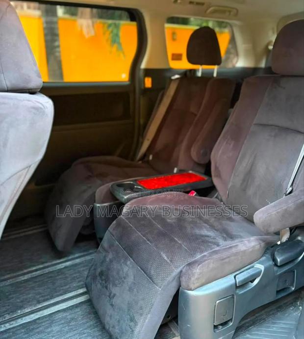 Toyota Vellfire V 2.4 FWD 7-Seater 2009 Black