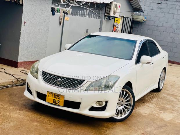 Toyota Crown 2009 Pearl