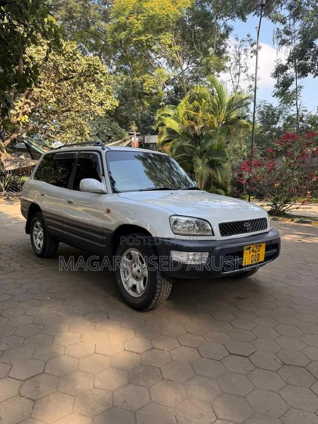 Toyota RAV4 1999 Pearl