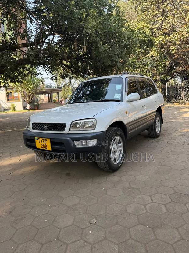 Toyota RAV4 1999 Pearl