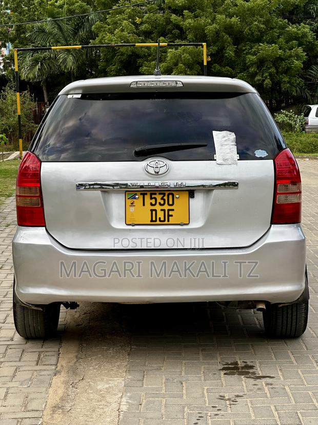 Toyota Wish 2004 Silver