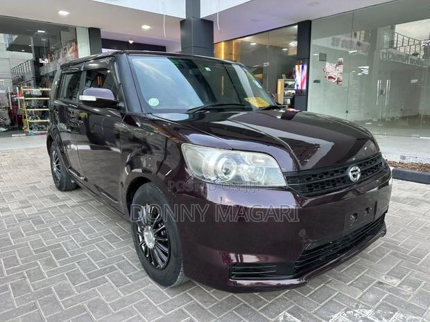 Toyota Corolla Rumion 2011 Maroon