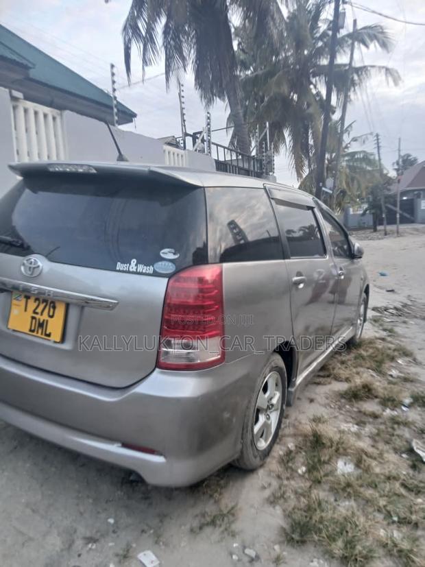 Toyota Wish 2006 Gray