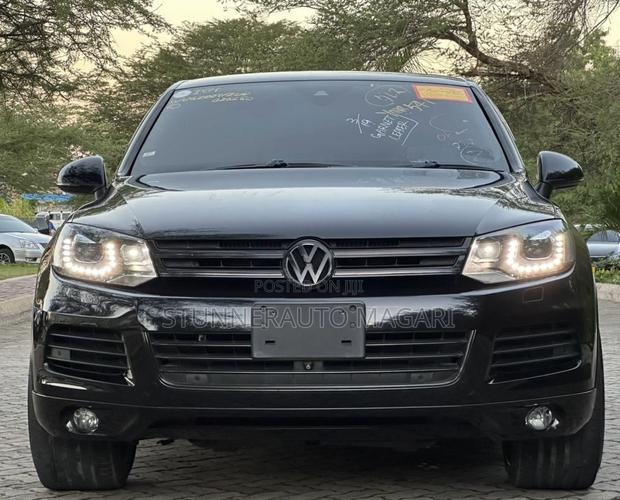 Volkswagen Touareg 2011 Black