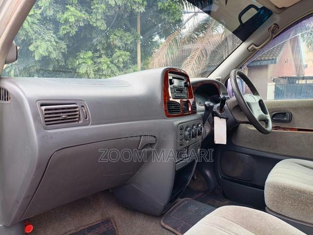 Toyota Noah 2002 Silver