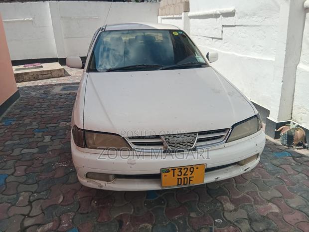 Toyota Carina 2000 White