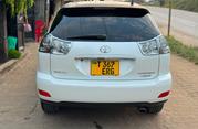 Toyota Harrier 2010 White for sale