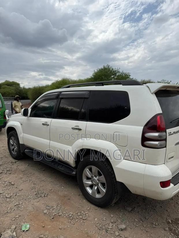 Toyota Land Cruiser Prado 2007 White