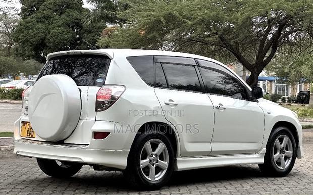 Toyota RAV4 2007 White