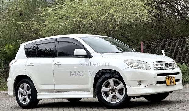 Toyota RAV4 2007 White