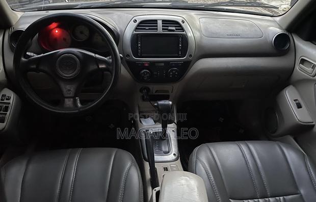 Toyota RAV4 2.0 2005 Black