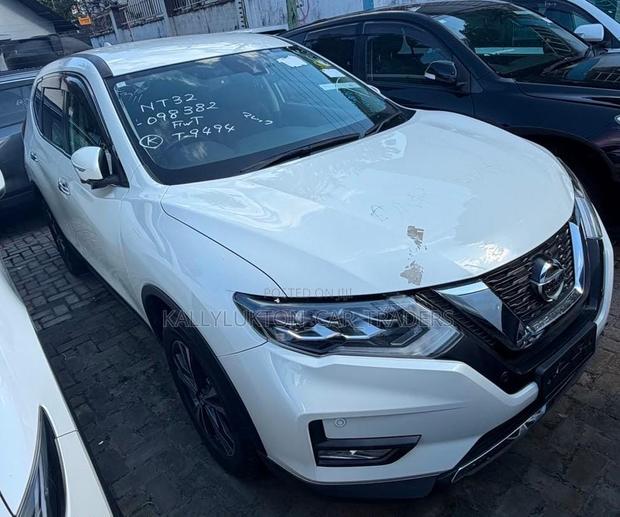 Nissan X-Trail 2018 White