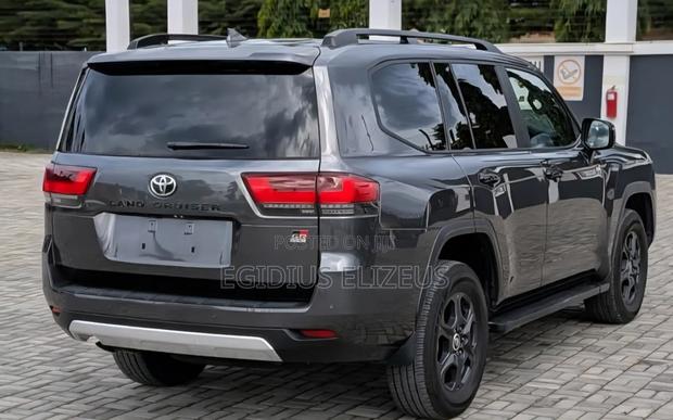 New Toyota Land Cruiser 2023 Gray