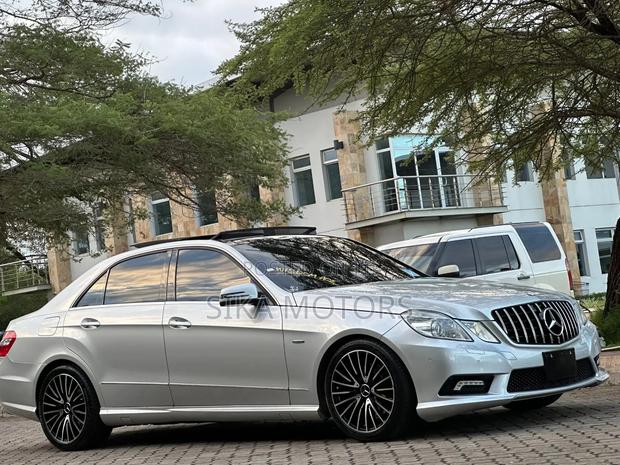 Mercedes-Benz E250 2011 Silver