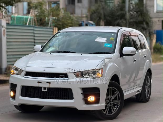 Mitsubishi Outlander 2010 White