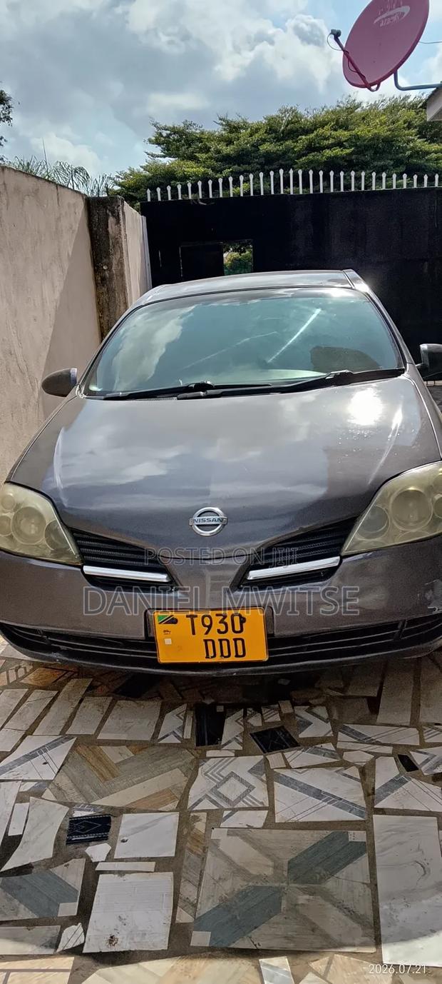 Nissan Primera 2002 Gray
